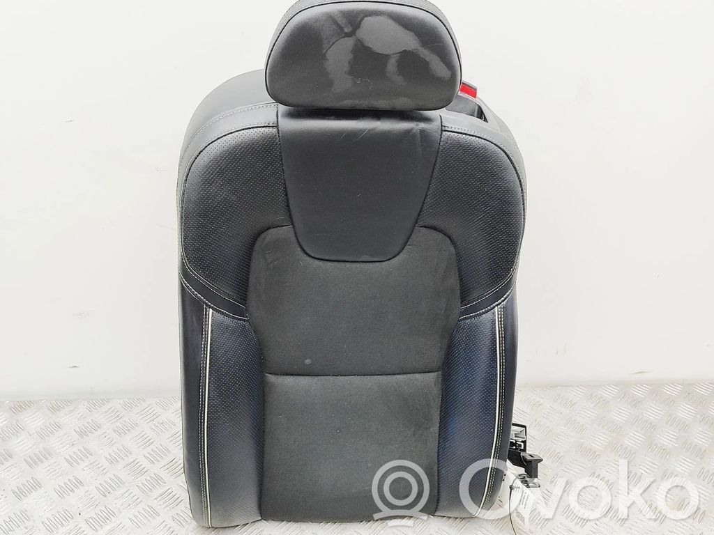 Volvo S90, V90 Takaistuin 