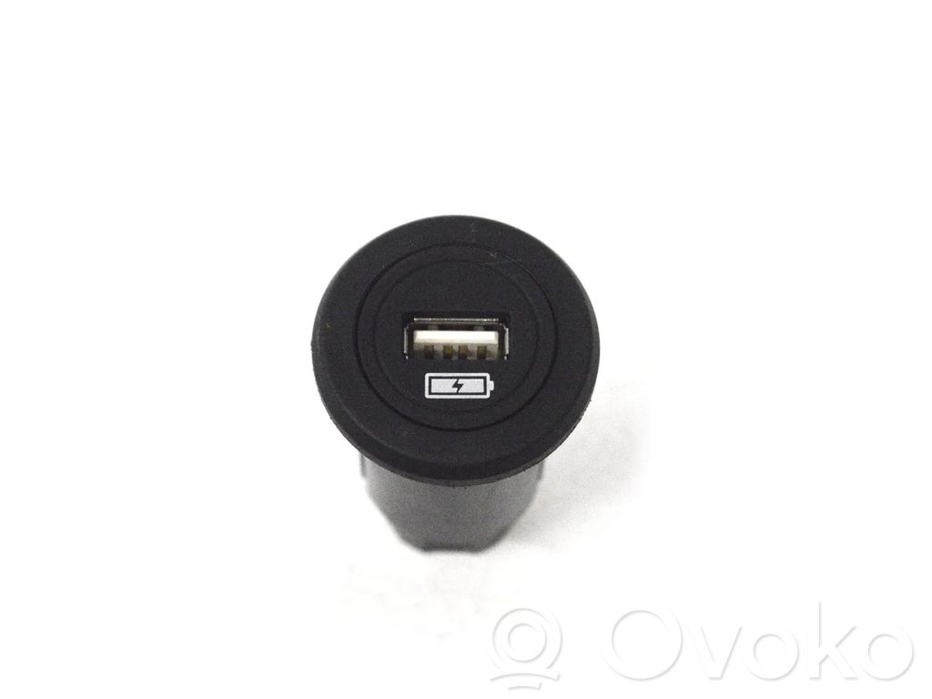 Enchufe conector USB   J9D319010AB