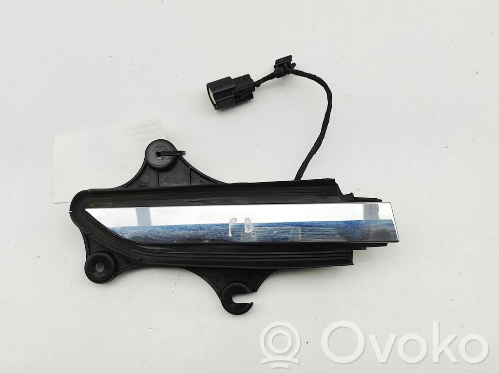 Tesla Model X Manecilla externa puerta delantera 