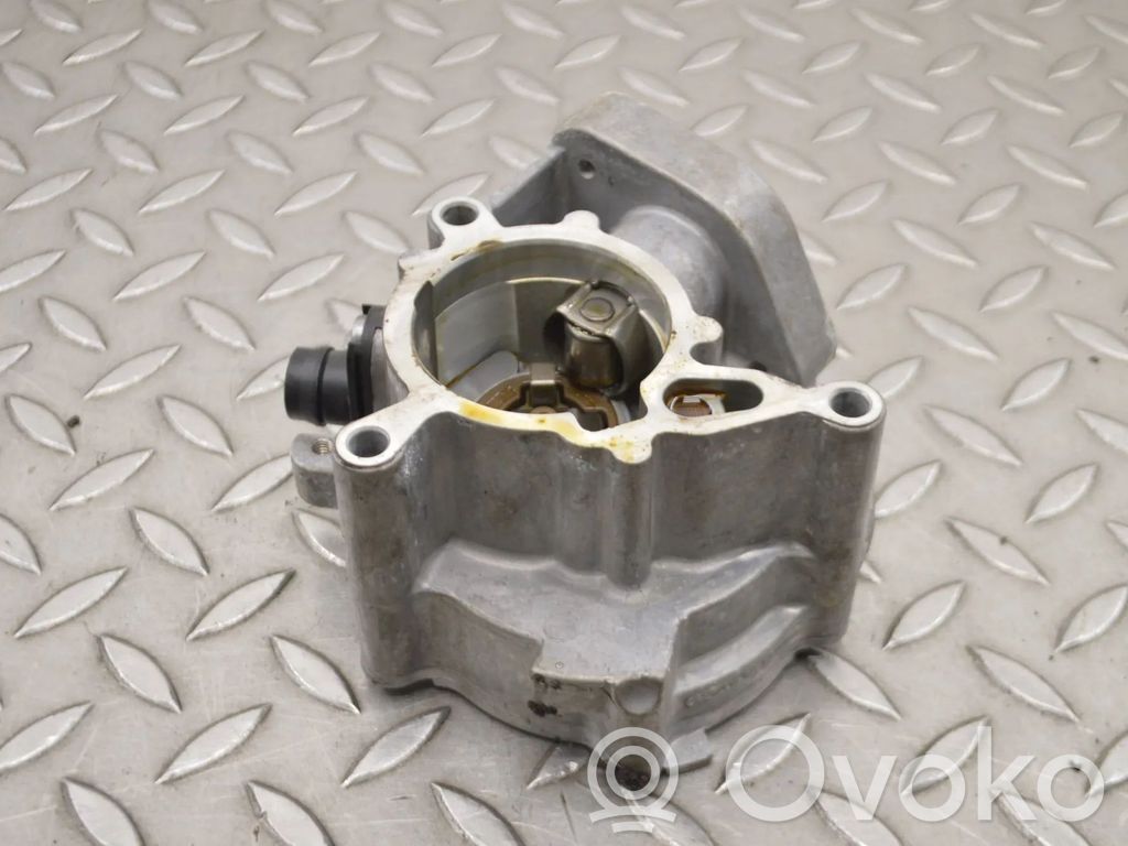 Audi A4 S4 B9 8W Pompa a vuoto 