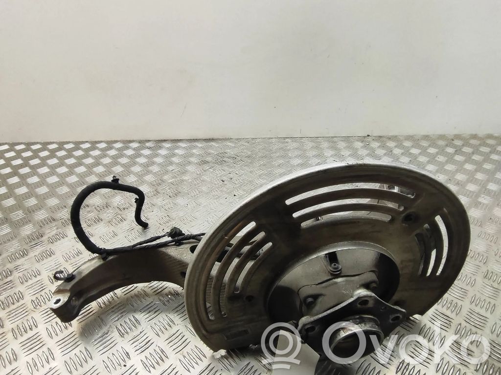 Mozzo ruota anteriore   PY832K004BB,PY833K186AA