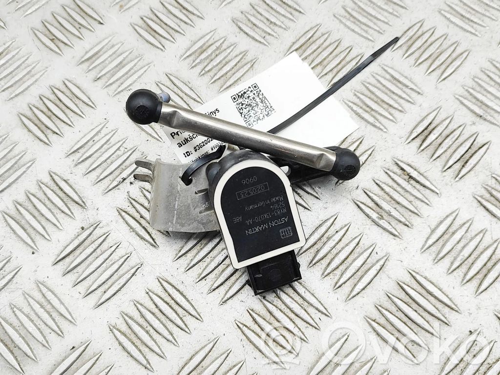 Aston Martin DBX Czujnik poziomu zawieszenia pneumatycznego osi przedniej 