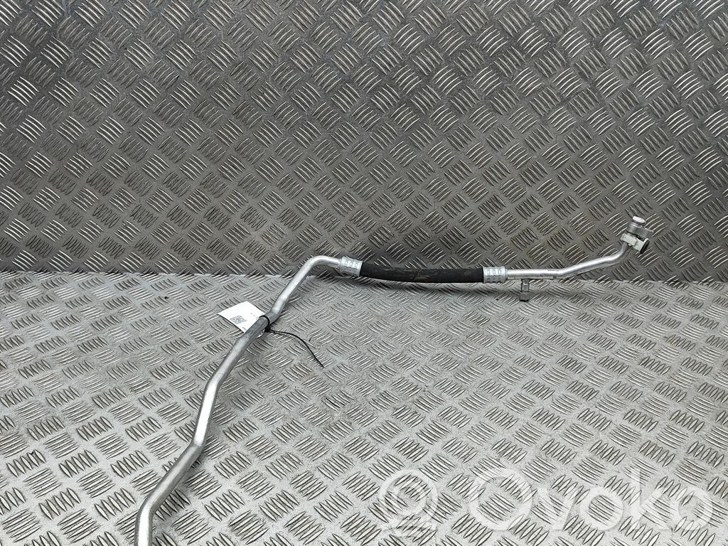 Ilmastointilaitteen putki (A/C)   1636671,6832950