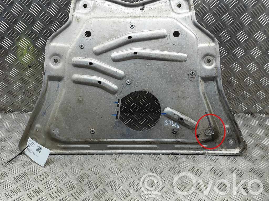 Engine splash shield/under tray   6853814