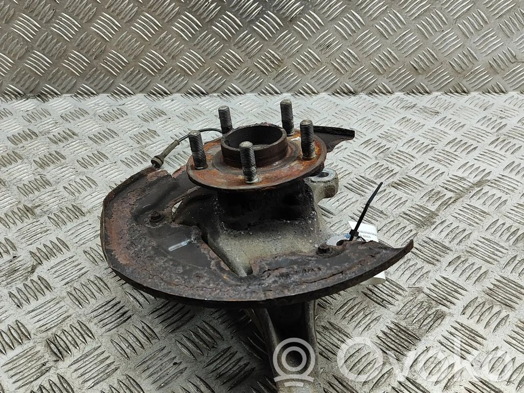 Ford Mondeo MK IV Cubo de rueda delantera