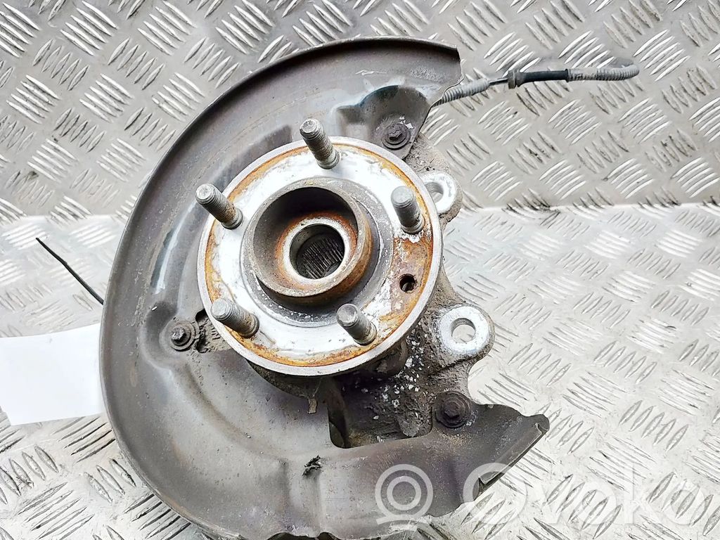 Volvo V40 Cubo de rueda delantera 