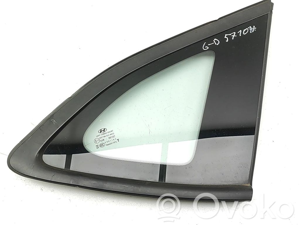 Hyundai Tucson TL Rear side window