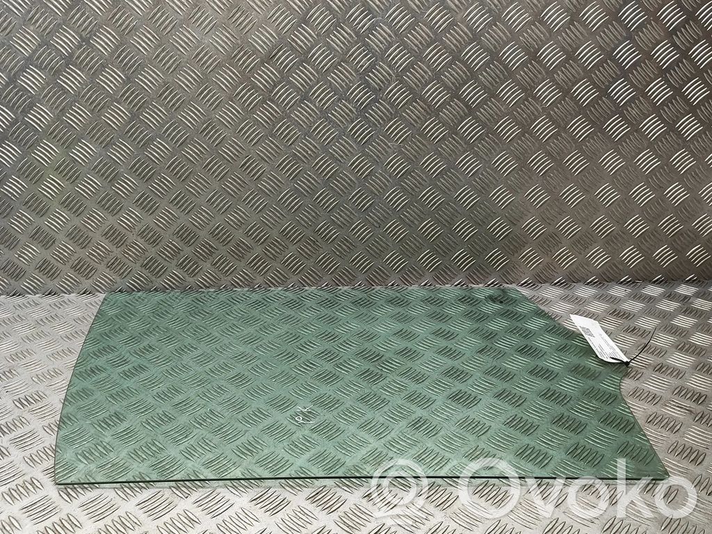 Volkswagen Crafter Vetro del finestrino della portiera anteriore - quattro porte