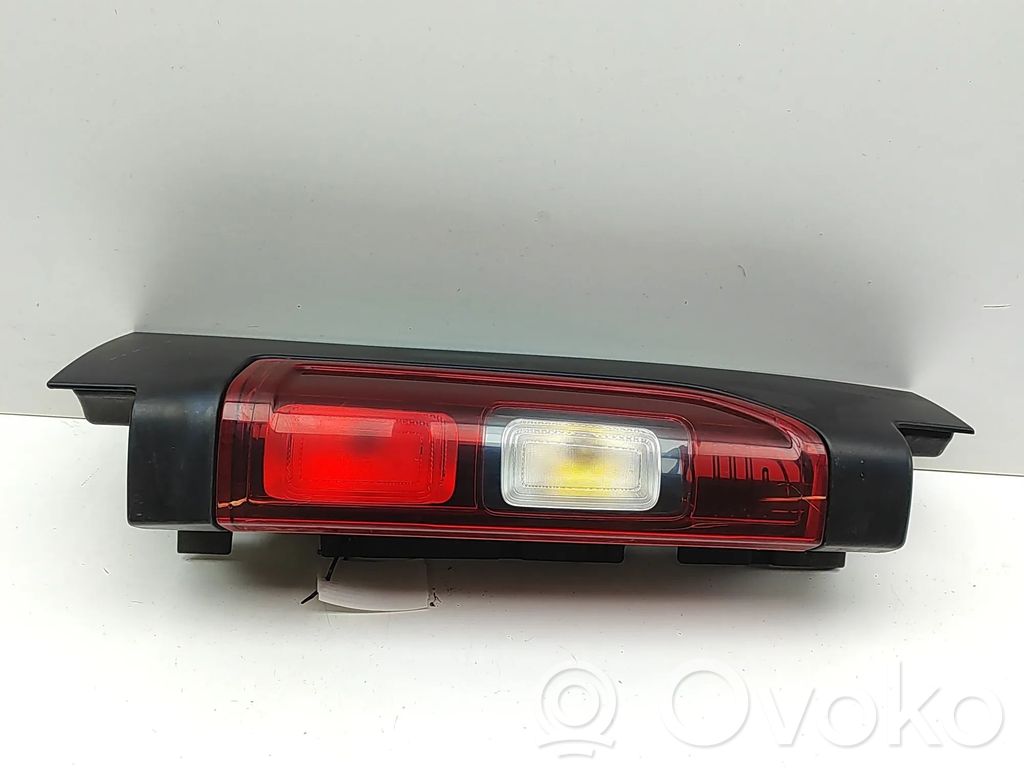 Opel Vivaro Lampa tylna