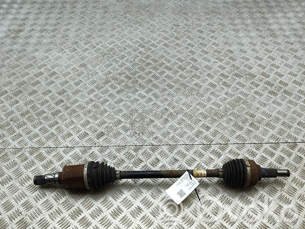 Antriebswelle vorne   153667000B