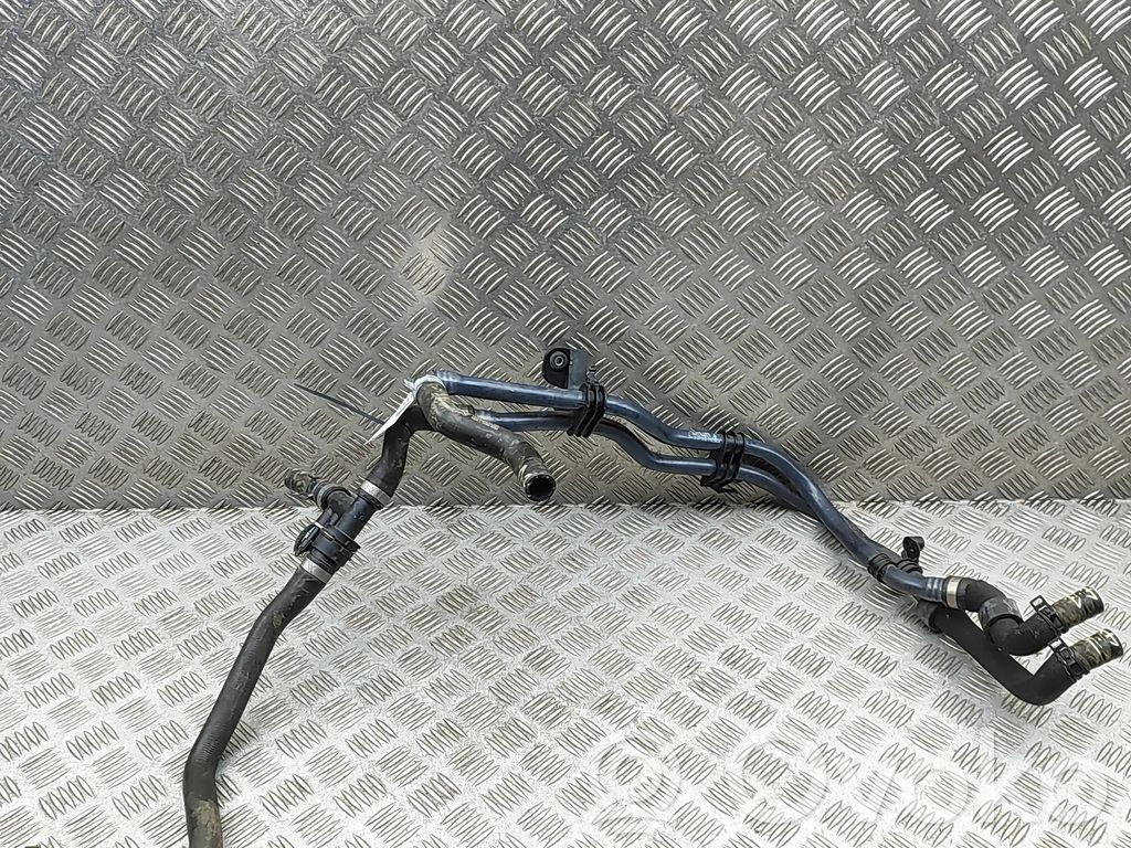 Porsche Taycan 9J1 Kühlleitung / Kühlschlauch