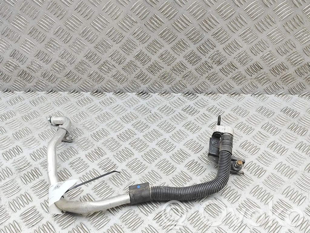 Ilmastointilaitteen putki (A/C)   8870753120