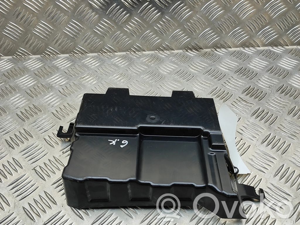 BMW 8 G15 Altra parte interiore