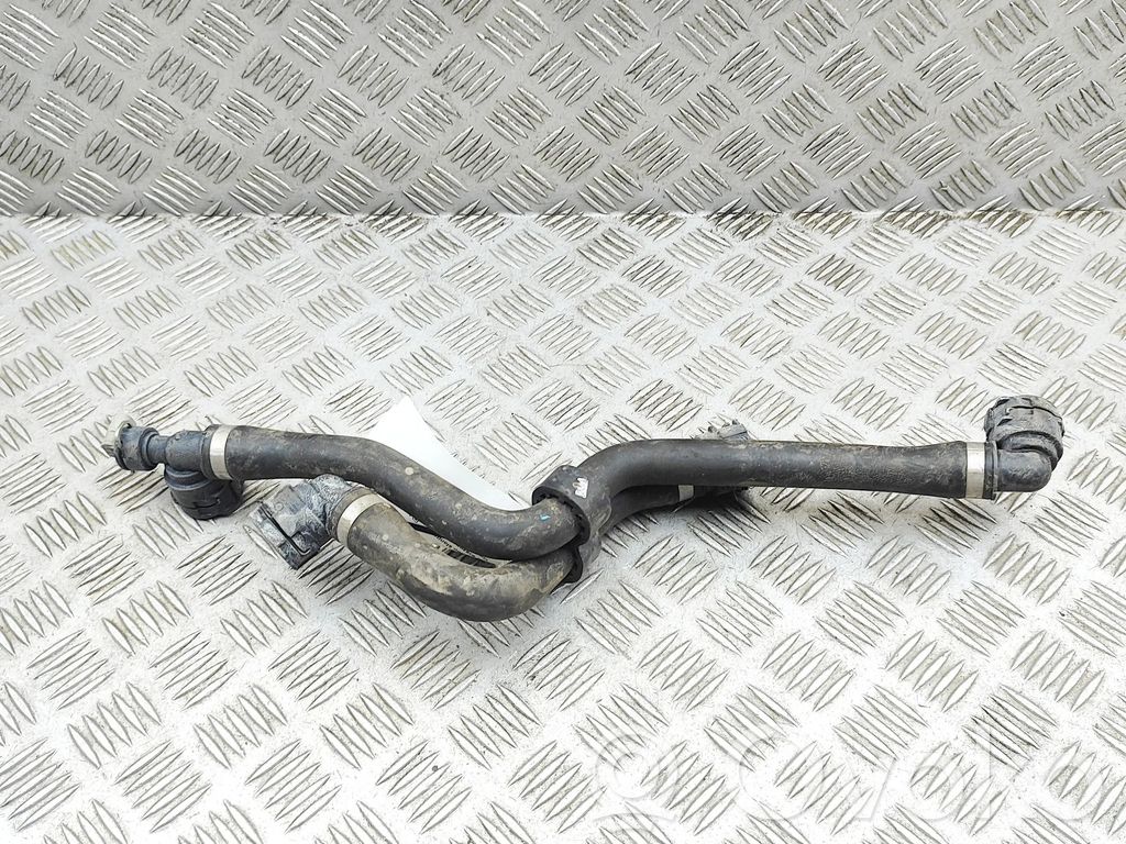 Mercedes-Benz EQS V297 Tuyau de liquide de refroidissement moteur