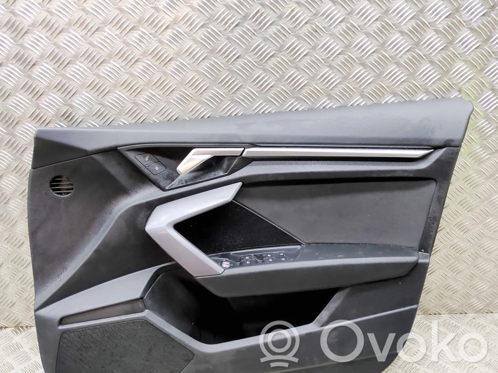 Audi A3 8Y Revestimiento de puerta delantera