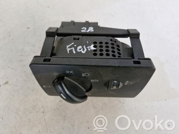 Multifunctional control switch/knob   6S6T13A024AA