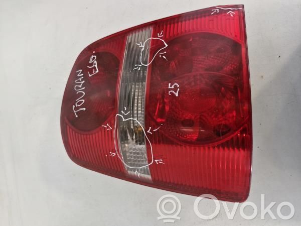 Volkswagen Touran I Aizmugurējais lukturis pārsegā 