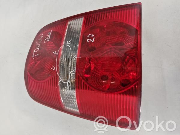Volkswagen Touran I Aizmugurējais lukturis pārsegā 