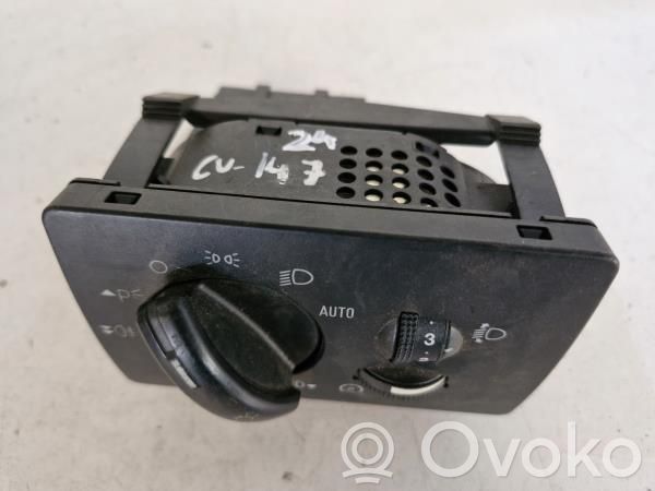 Multifunctional control switch/knob   7M5T13A024CA