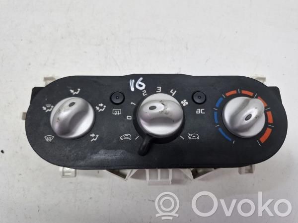 Renault Twingo II Climate control unit 
