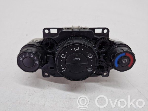 Climate control unit   6A6118549,8A6919980