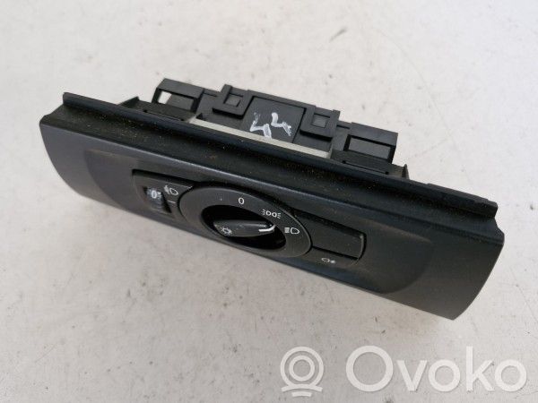 Multifunctional control switch/knob   6932795
