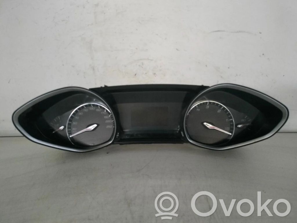 Peugeot 308 Speedometer (instrument cluster) 