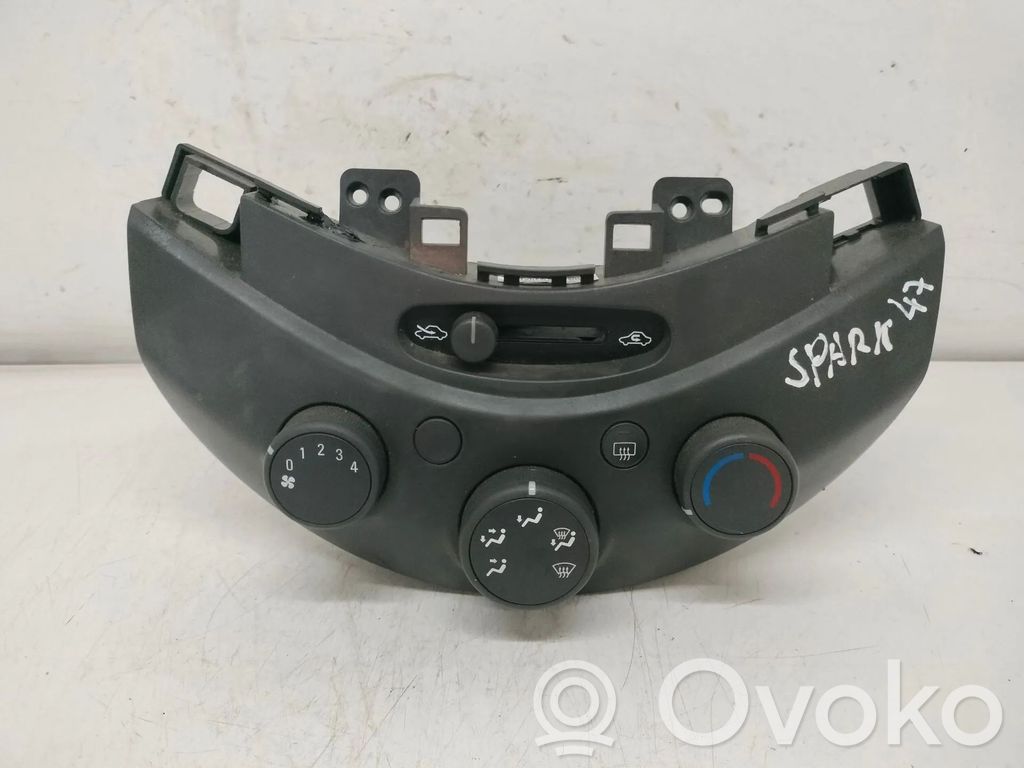 Climate control unit   92990B220066