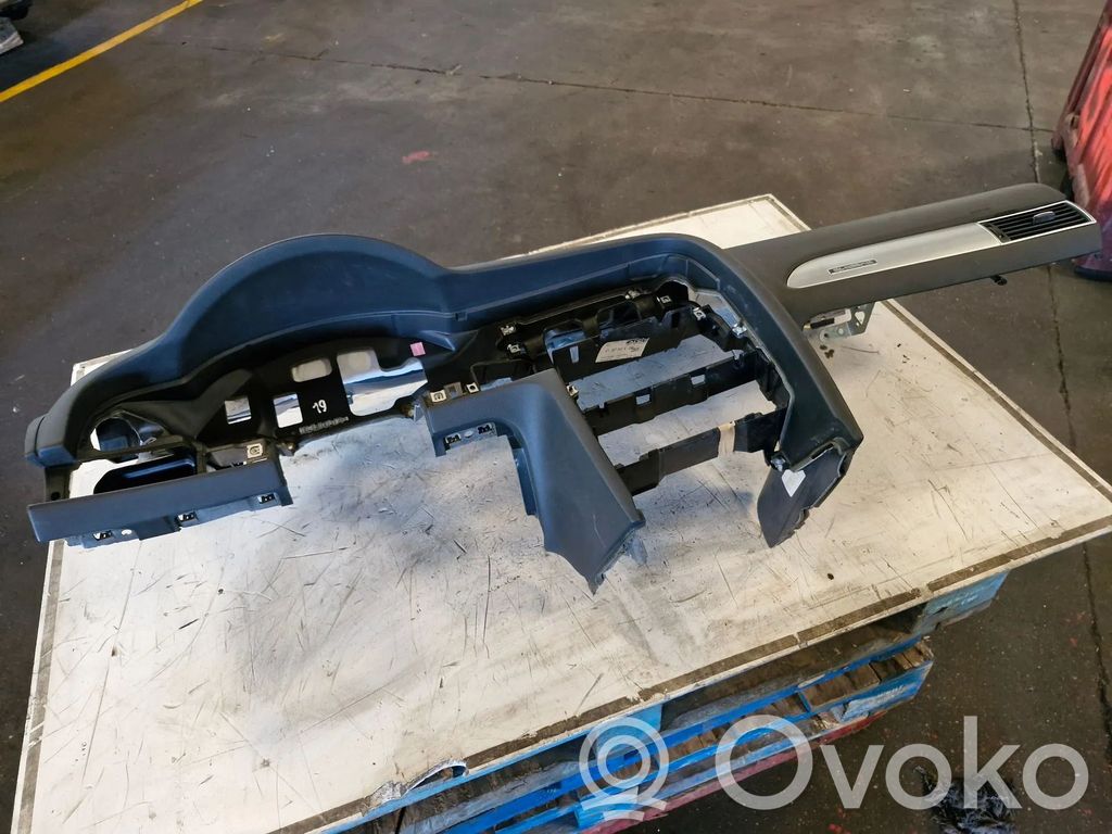 Audi A6 S6 C6 4F Panelė 