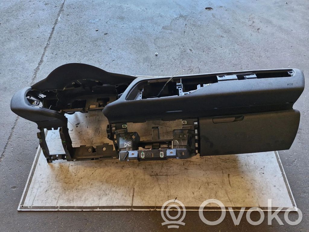 Dashboard   96821775ZD