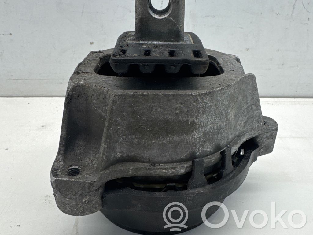 Engine mount bracket   2987951