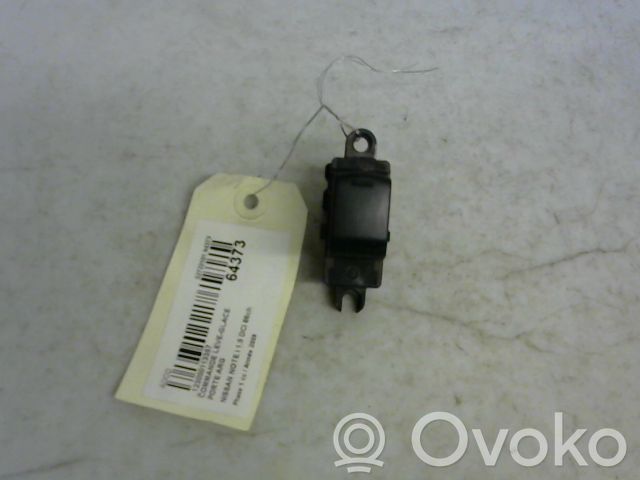 Nissan Note (E11) Electric window control switch 