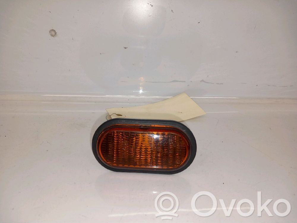 Opel Vivaro Semnalizator bară față 