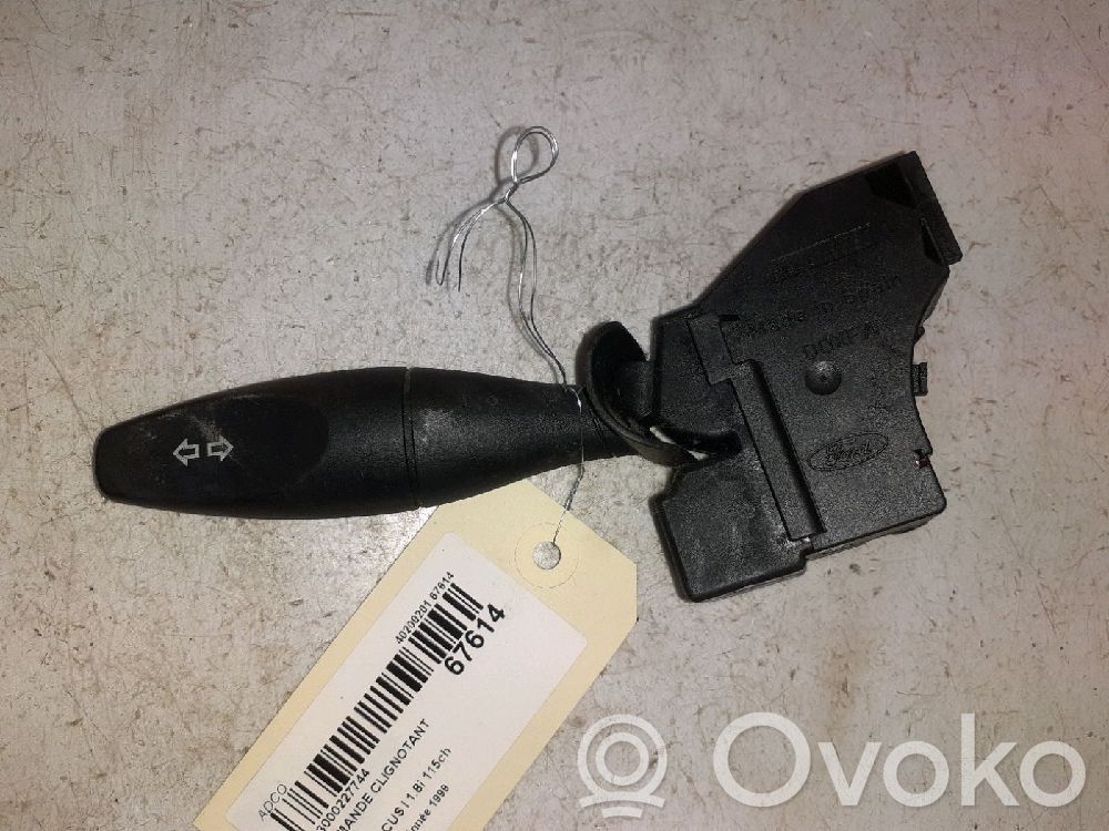 Ford Focus Steering wheel buttons/switches 