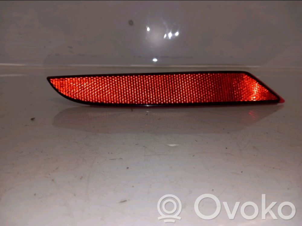 Rear tail light reflector   8XA945106,8XA945106