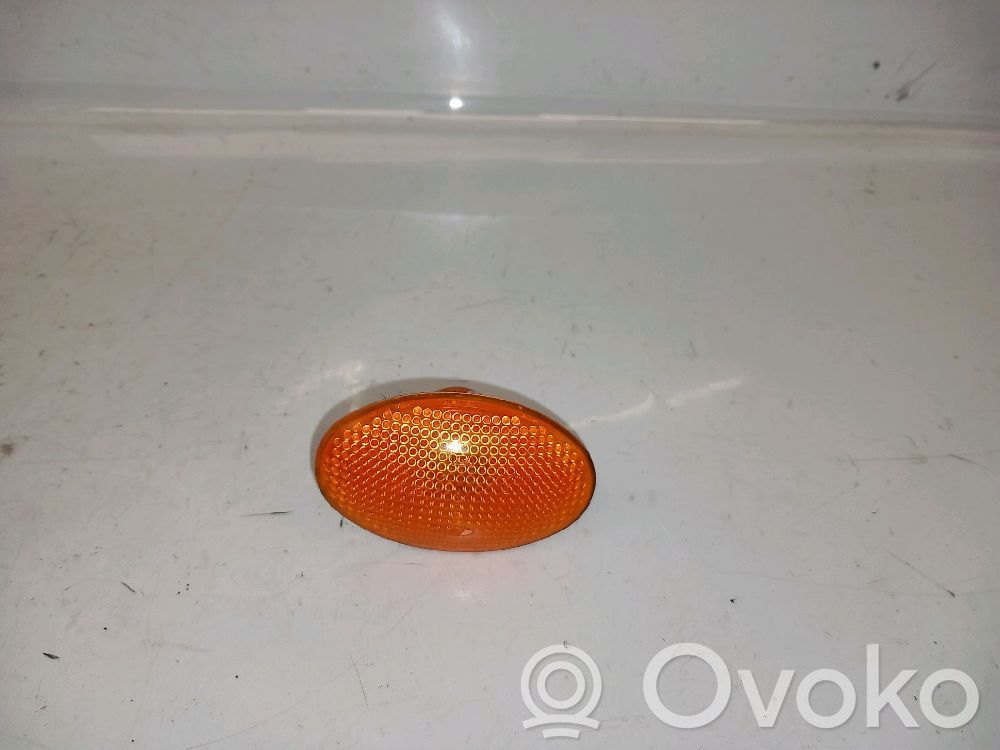 Front fender indicator light   7174612,7174612