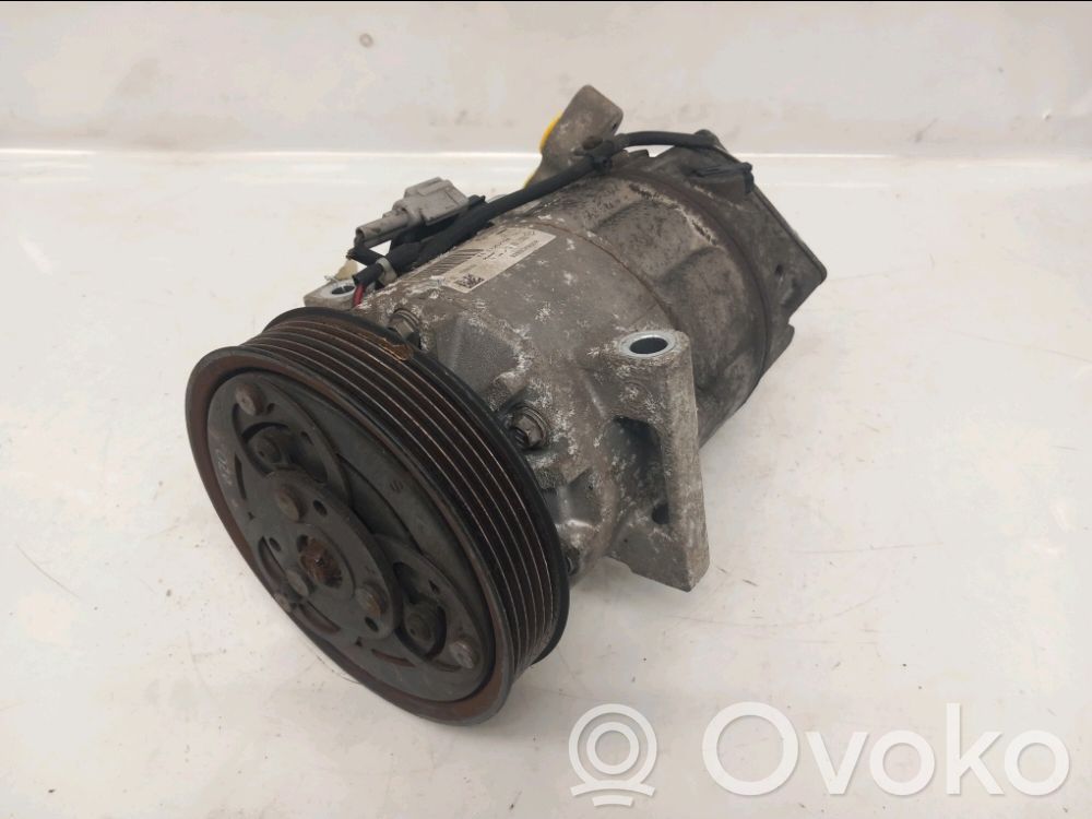 Air conditioning (A/C) compressor (pump)   926000838R,926000838R