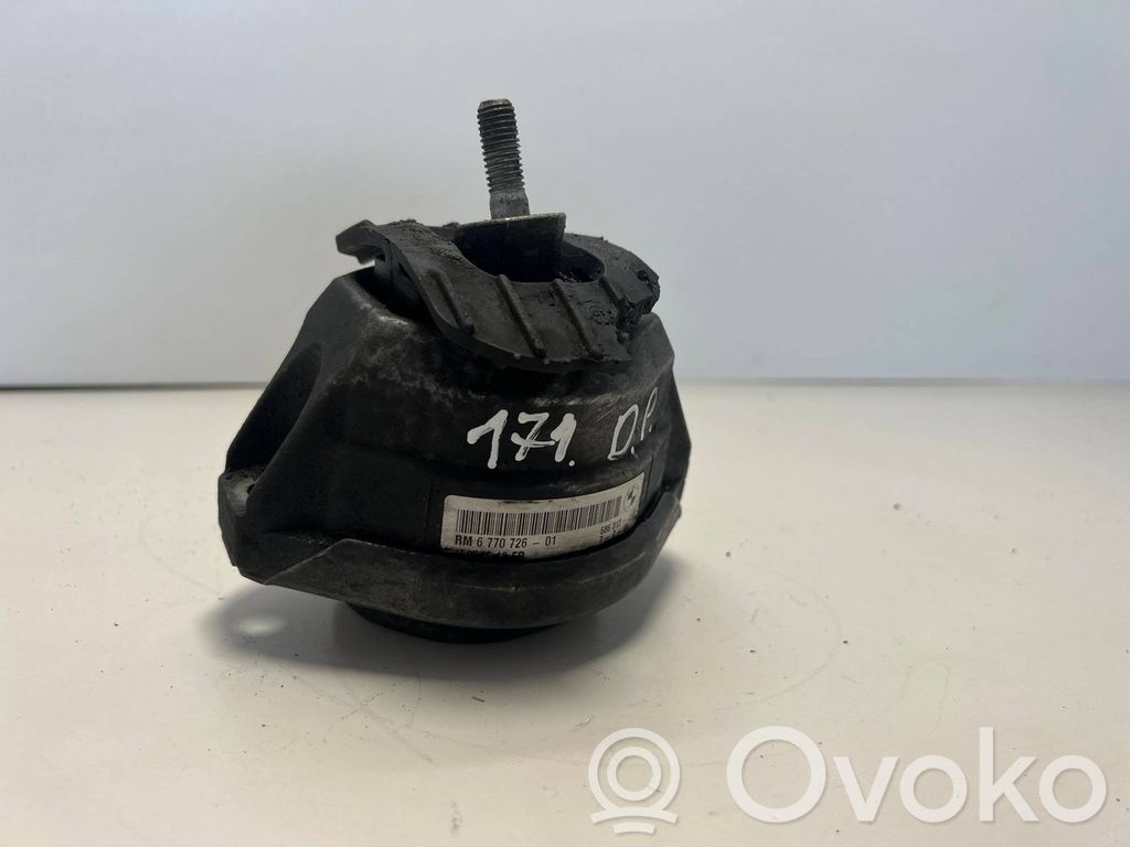 BMW 5 E60 E61 Engine mount bracket 