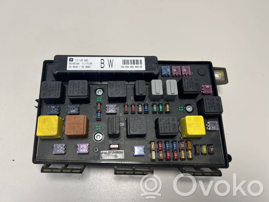 Opel Astra H Juego de caja de fusibles 