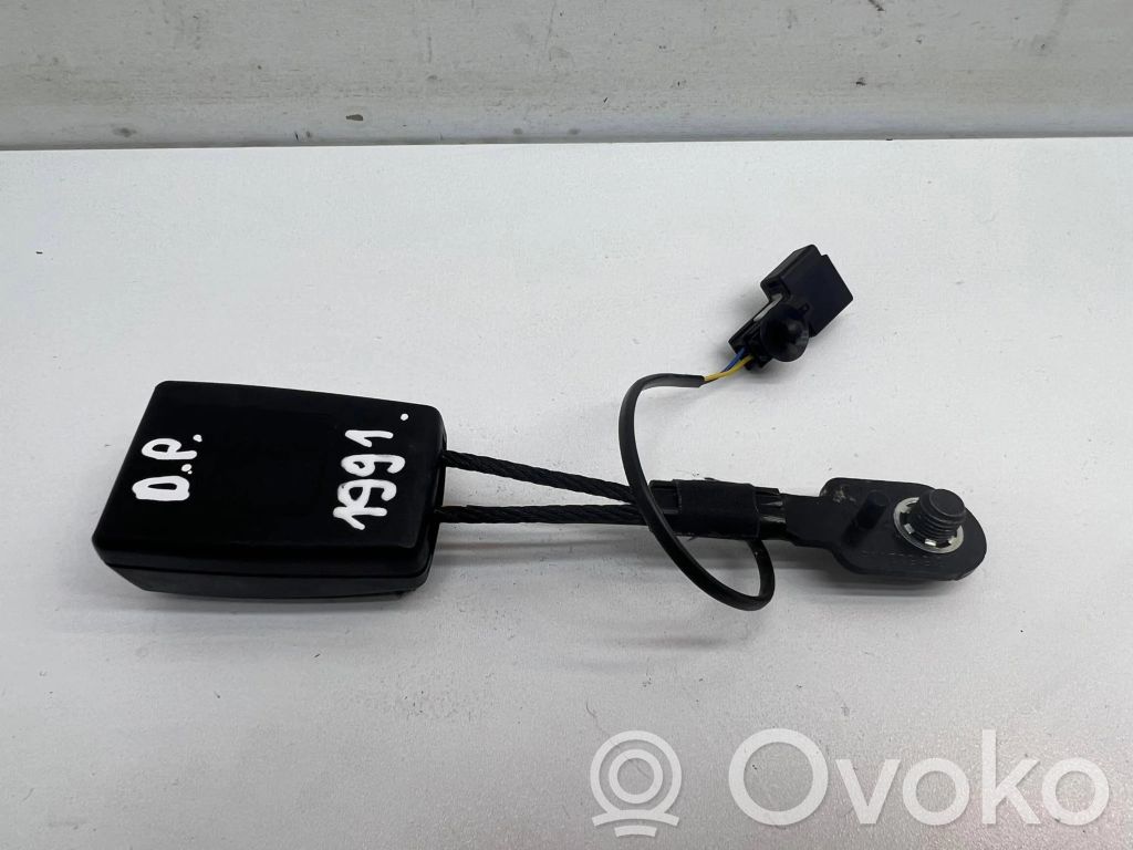 Opel Astra J Hebilla del cinturón delantero 