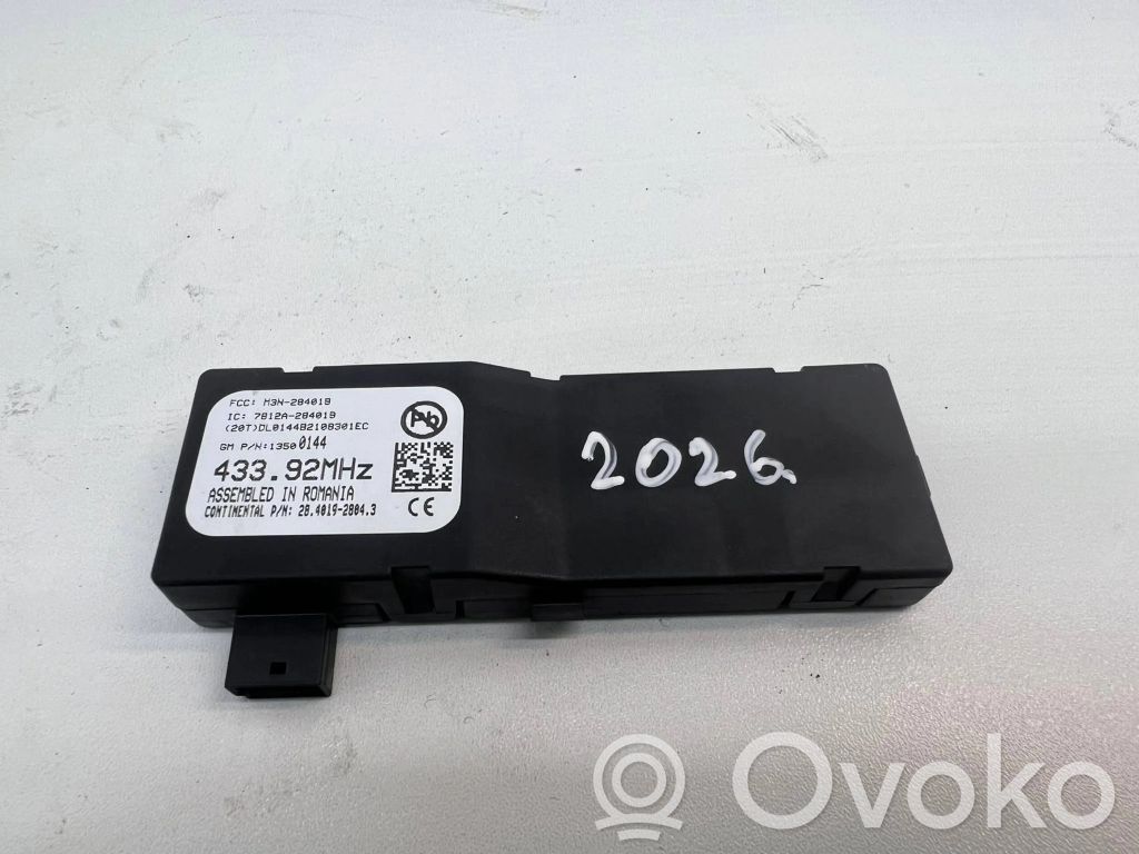 Opel Astra J Aerial antenna amplifier 