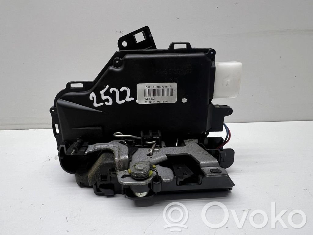 Volkswagen Golf Plus Front door lock 