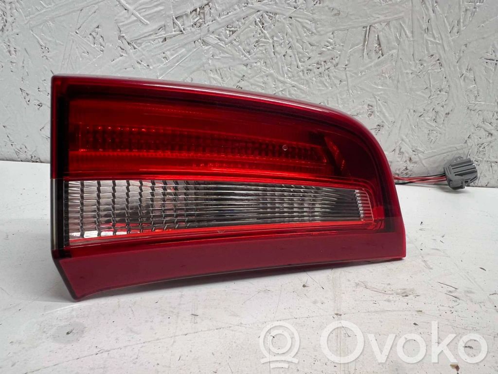 Volvo S60 Lampy tylnej klapy bagażnika 