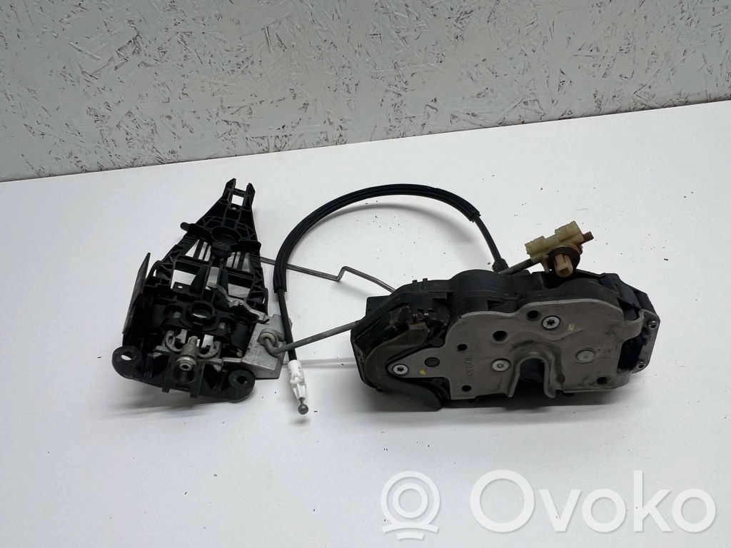 Opel Insignia A Front door lock 