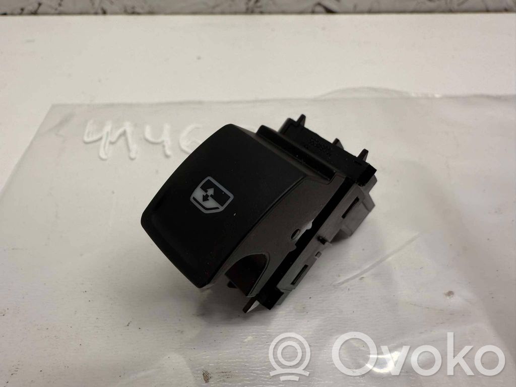Seat Arona Electric window control switch 