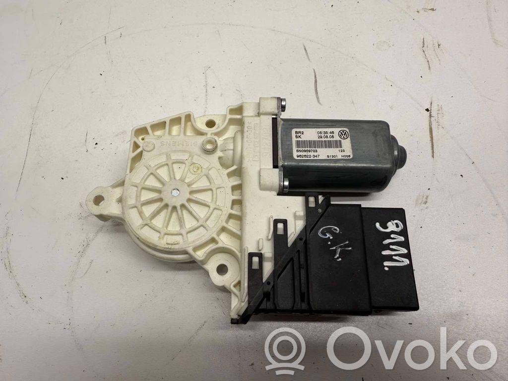 Volkswagen Tiguan Silniczek podnoszenia szyby drzwi tylnych 
