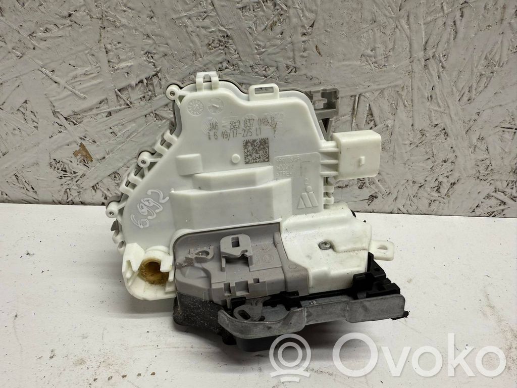 Audi A3 S3 8V Front door lock 