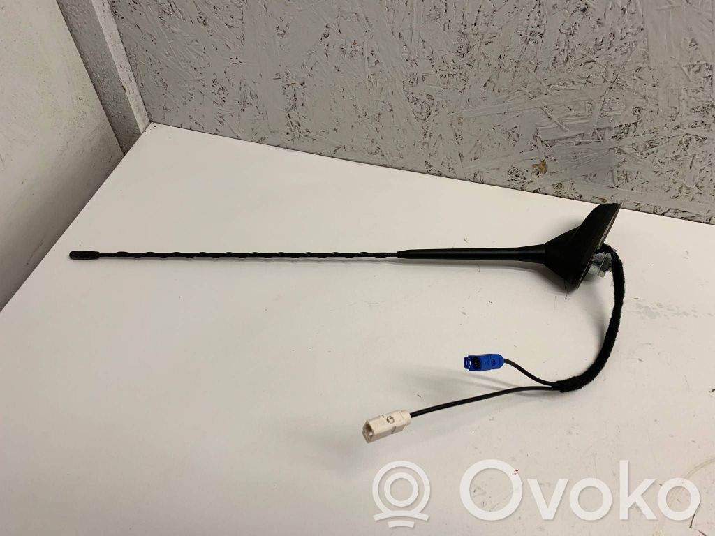 Peugeot 208 I Antena radiowa 