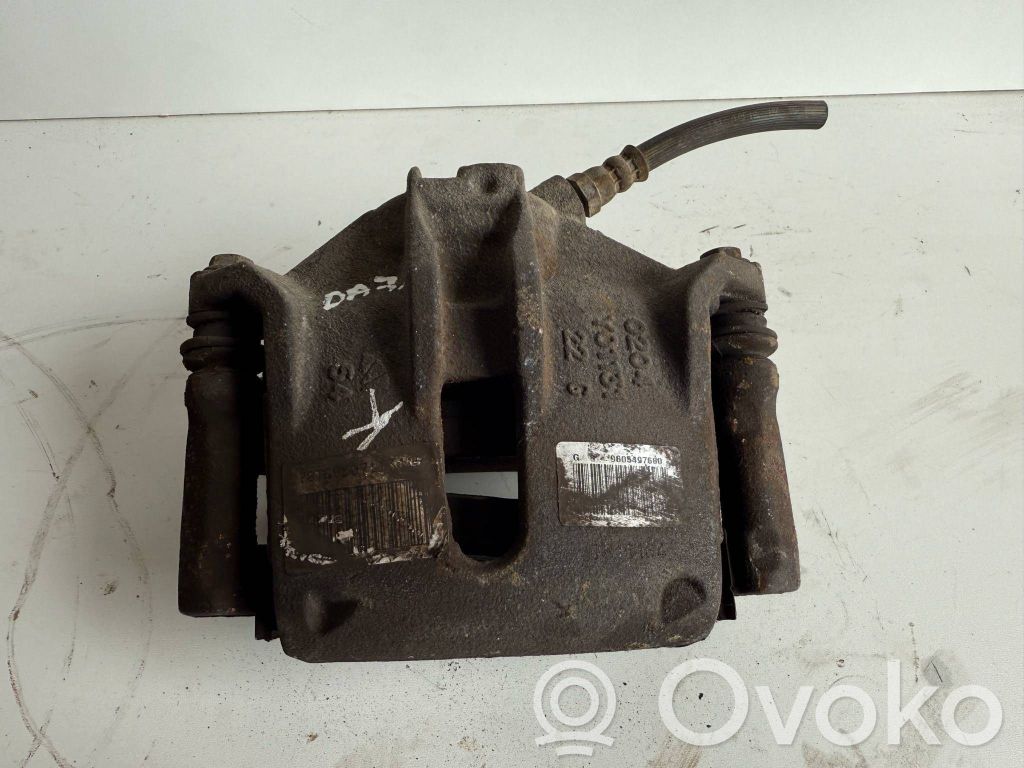 Peugeot 208 I Front brake caliper 