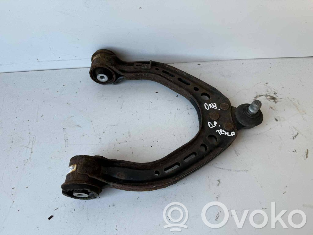Front lower control arm/wishbone   104396600A